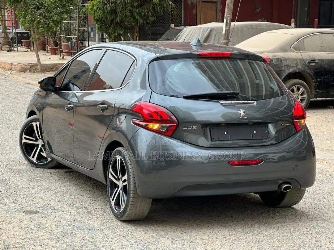 PEUGEOT 208 2018 Gris