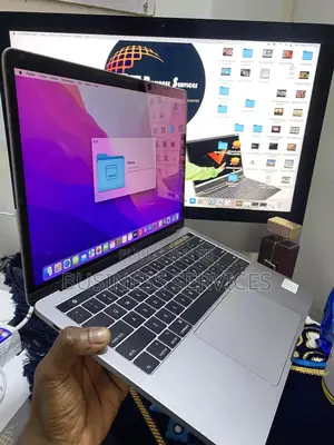 New Apple MacBook Pro 2017 8GB Intel Core I5 SSD 512GB