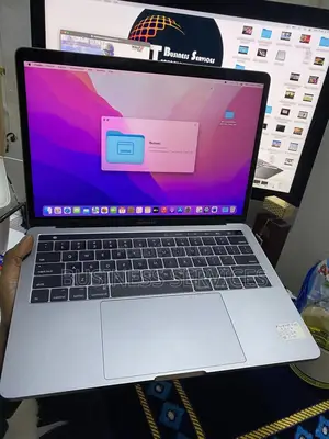 New Apple MacBook Pro 2017 8GB Intel Core I5 SSD 512GB