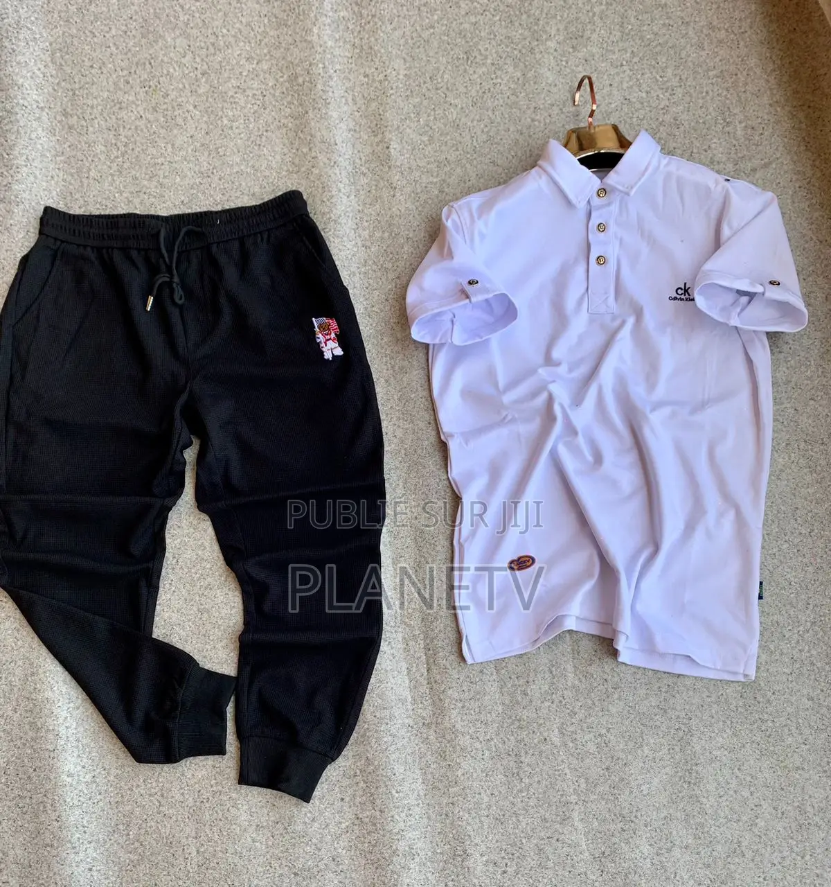 Ensemble Très Jolie Disponible DMDS