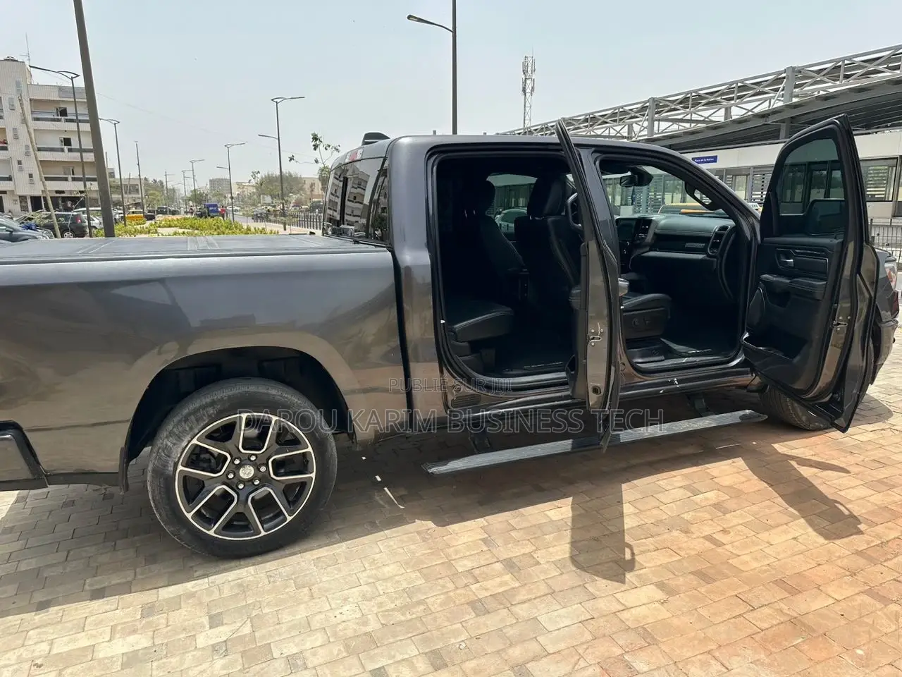 Dodge RAM 1500 5.7 Hybrid AWD 2019 Gris