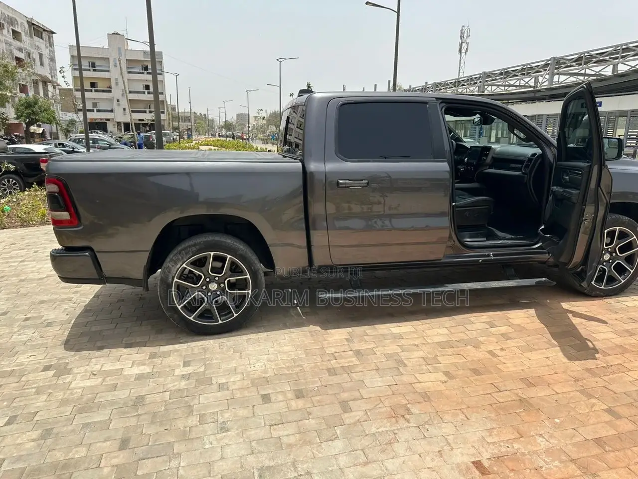Dodge RAM 1500 5.7 Hybrid AWD 2019 Gris