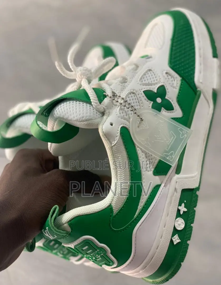 LV De Couleur Vert Et Blanc Original Disponible Ss