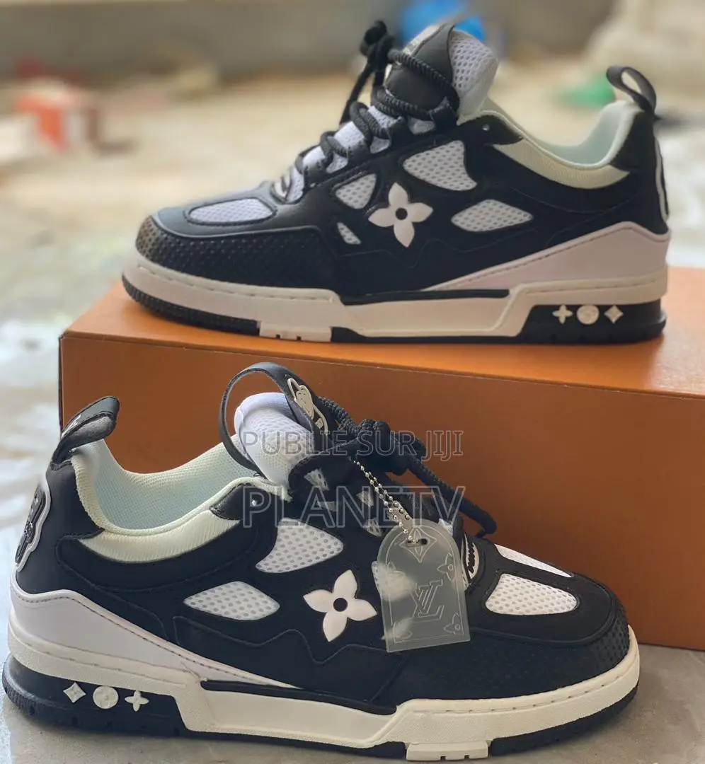 LV Original De Couleur Noir Et Blanc Disponible Ss