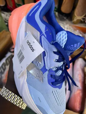 Chaussures Très Jolie Originale Disponible BFS