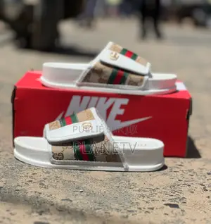 Sandales Très Jolie Originale Disponible WCM