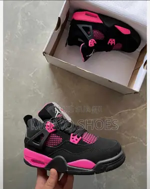 Chaussures Jordan 4