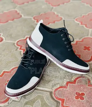 Photo - Chaussures en Cuir Original Disponible TDS