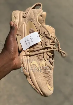 Photo - Chaussures Originale Disponible TDS