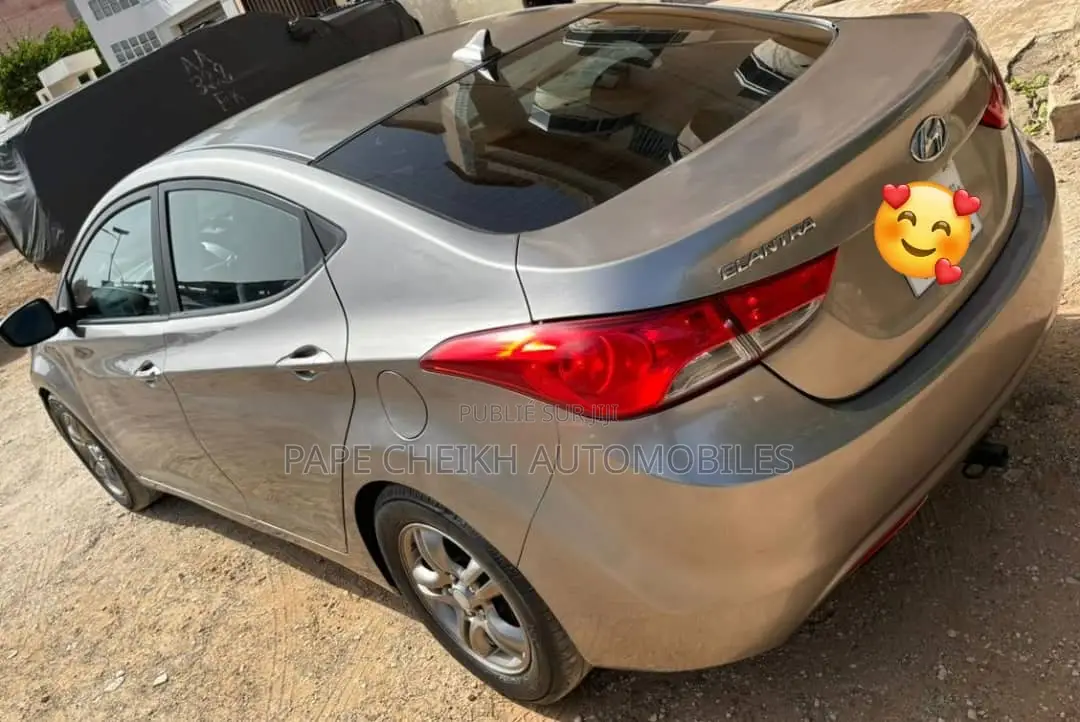 Hyundai Elantra 2013 Beige