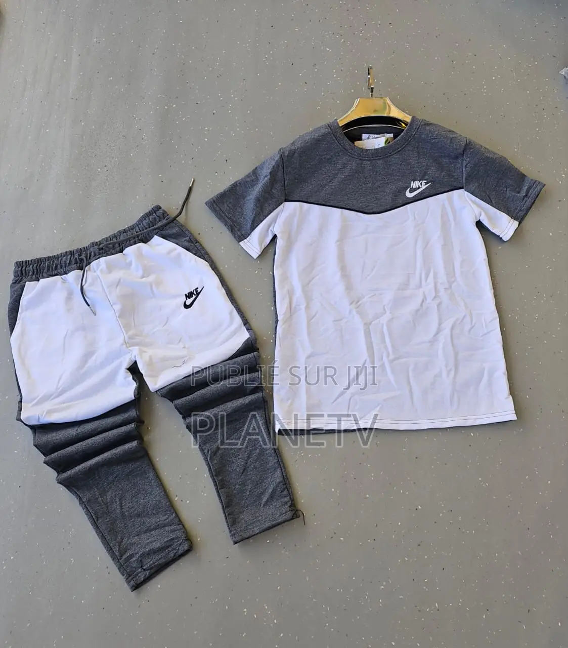 Ensemble Très Jolie Disponible Kb