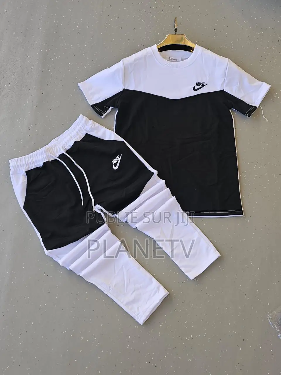 Ensemble Très Jolie Disponible Kb