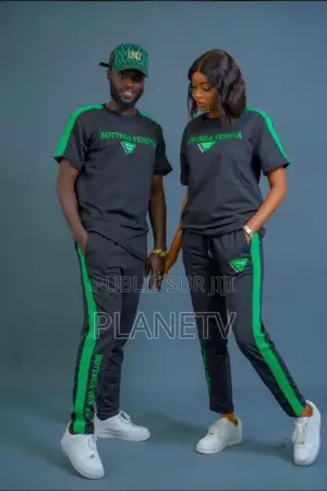 Ensemble Très Jolie Disponible Kb