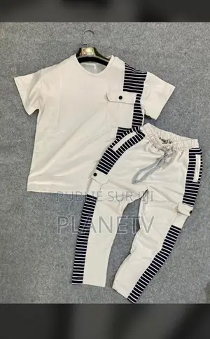 Ensemble Très Jolie Disponible Kb