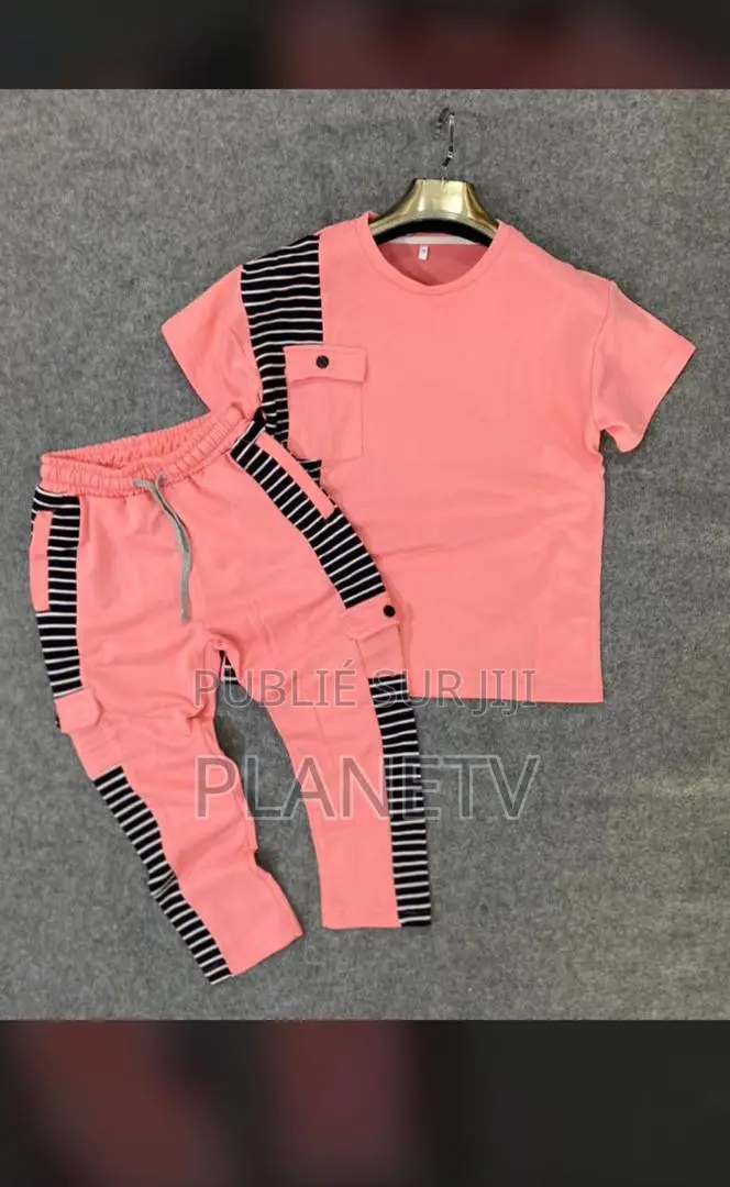 Ensemble Très Jolie Disponible Kb