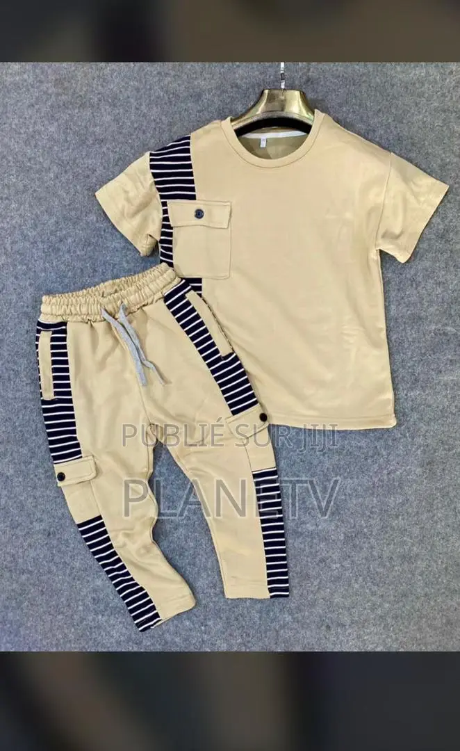 Ensemble Très Jolie Disponible Kb