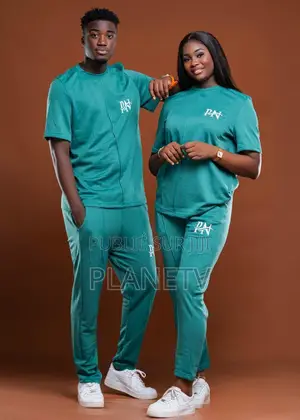 Ensemble Très Jolie Disponible Ab