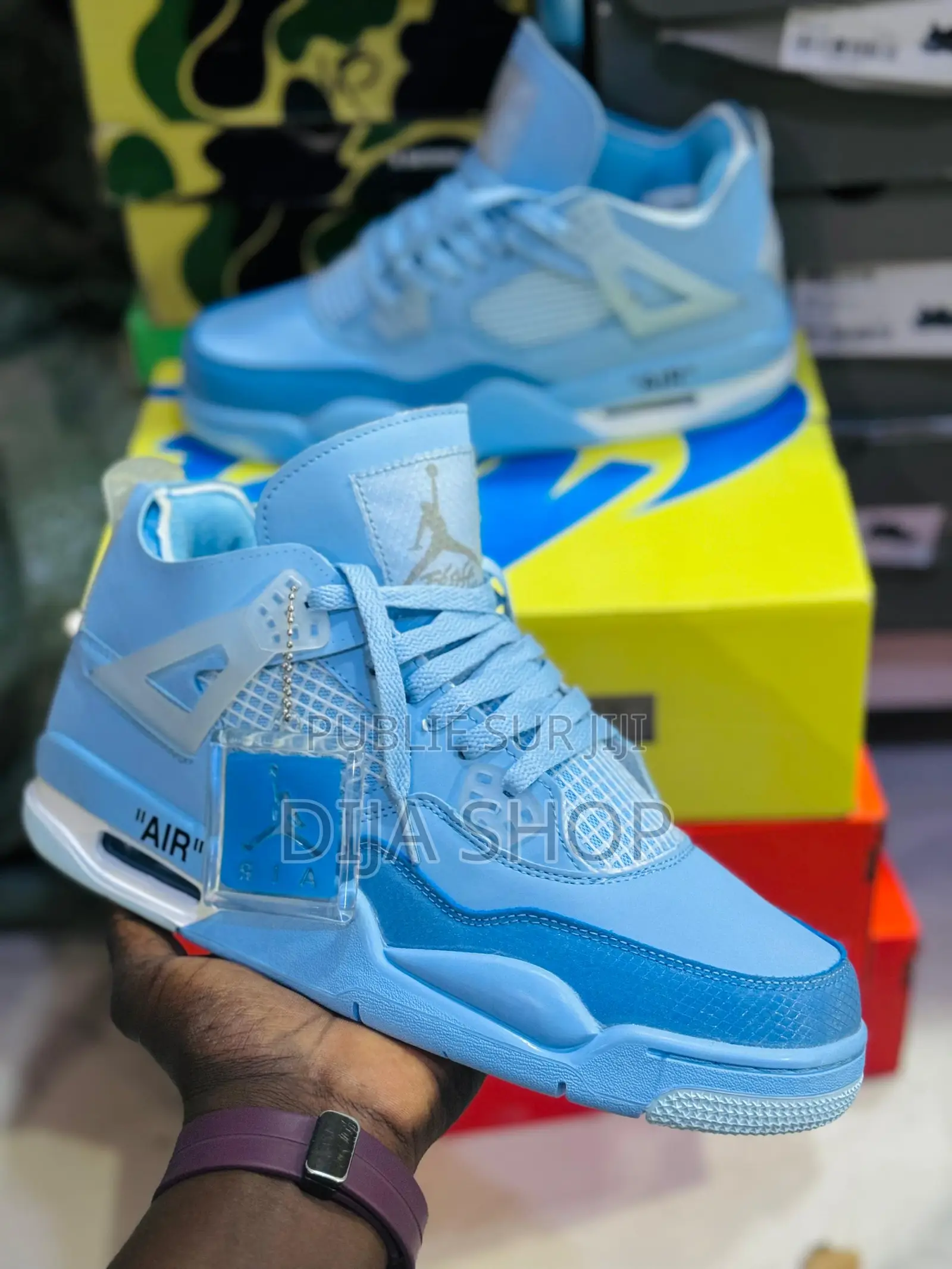Original Air Jordan 4 Retour Disponible