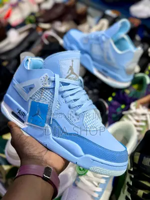Original Air Jordan 4 Retour Disponible