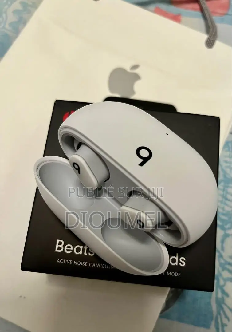 Beats Studio Buds White