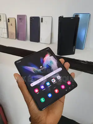 Photo - Samsung Galaxy Z Fold 3 256 GB Noir