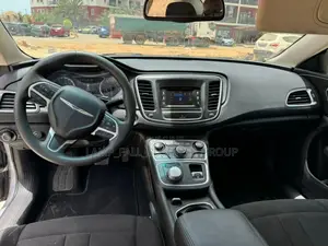 Chrysler 200 2015 Gris