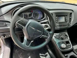 Chrysler 200 2015 Gris