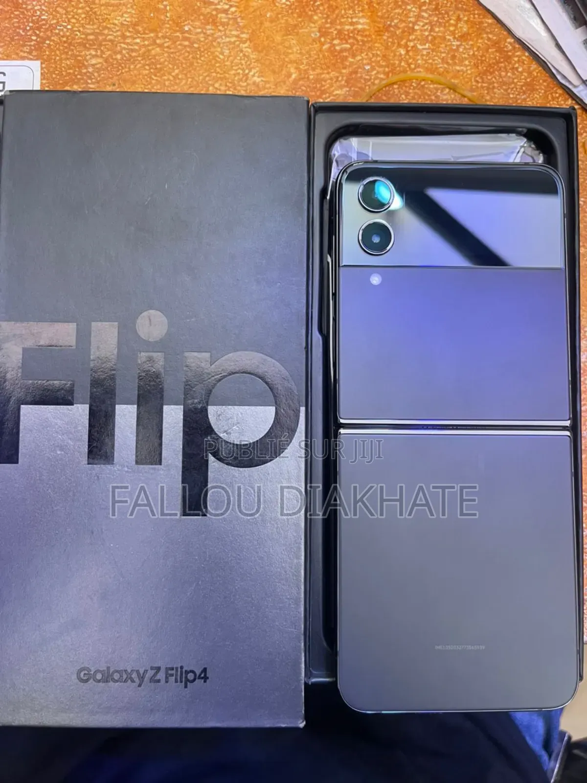 New Samsung Galaxy Z Flip4 256 GB