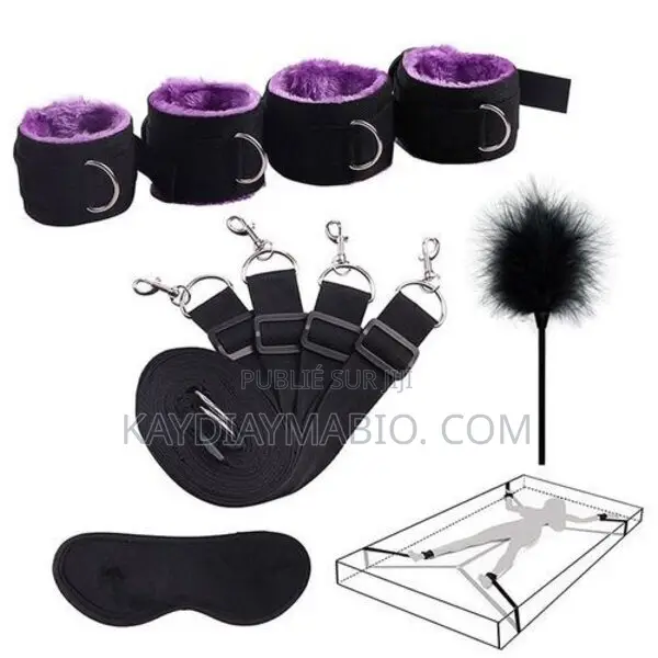 4pcs Ensemble De Fixation Avec Masque Et Bâton De Plumes Fli