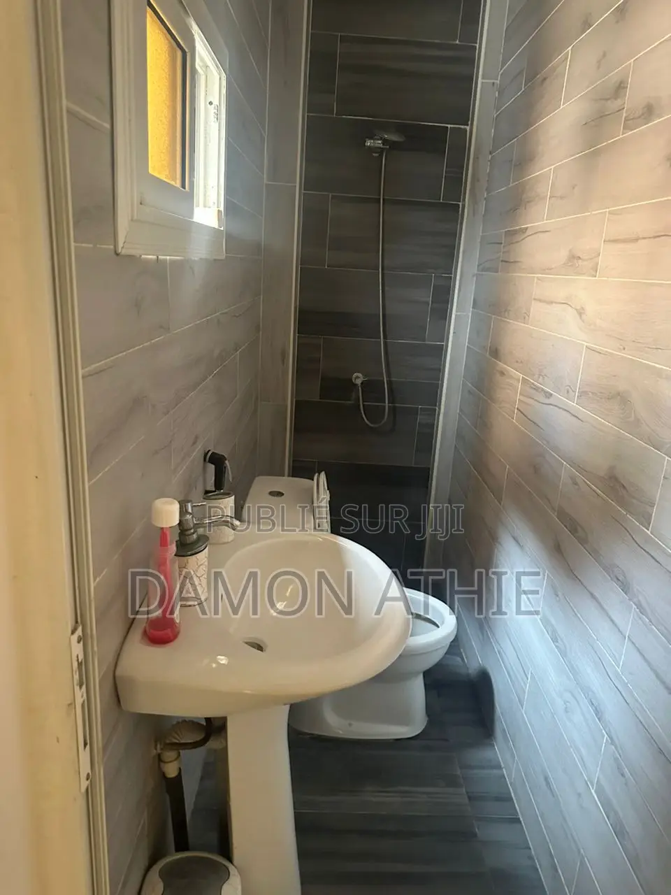Furnished 2chbre Appartement-terrasse dans Ouakam à Louer