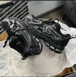 Original New Balance 1906R Disponible