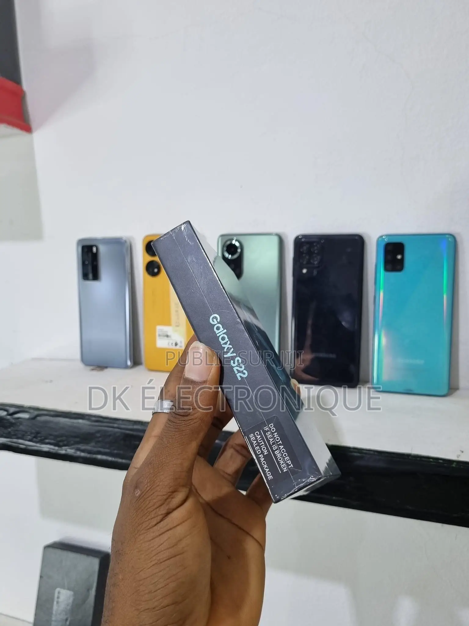 New Samsung Galaxy S22 5G 128 GB Noir