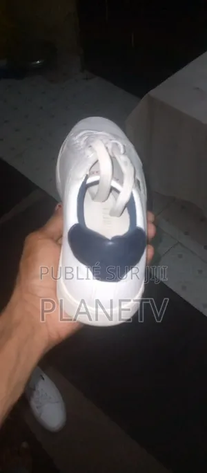 Lacoste Originale Disponible