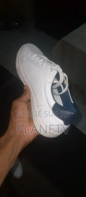 Lacoste Originale Disponible