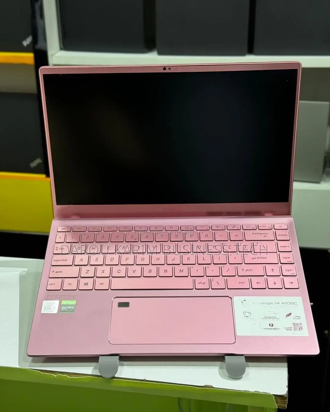 New MSI Prestige 16 AI Studio 16GB Intel Core I7 SSD 512GB