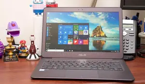 New Asus ZenBook UX305FA 8GB Intel Core M SSD 256GB