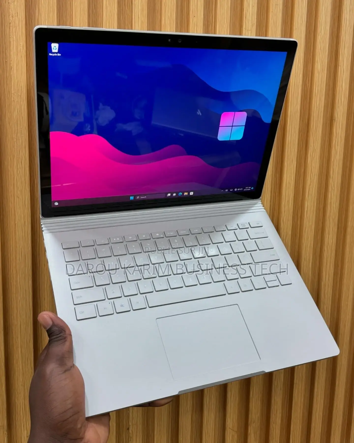 New Microsoft Surface Book 8GB Intel Core I5 SSD 256GB