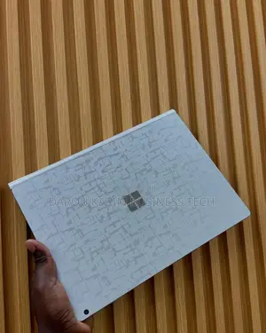 New Microsoft Surface Book 8GB Intel Core I5 SSD 256GB