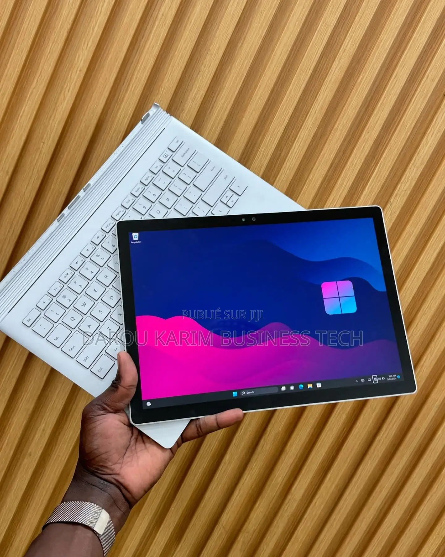 New Microsoft Surface Book 8GB Intel Core I5 SSD 256GB