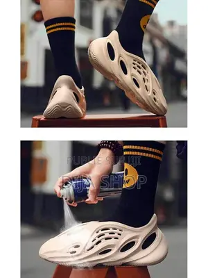 YEEZY FOAM RUNNER Disponible Pointure ,40,41,42,43,44,45,