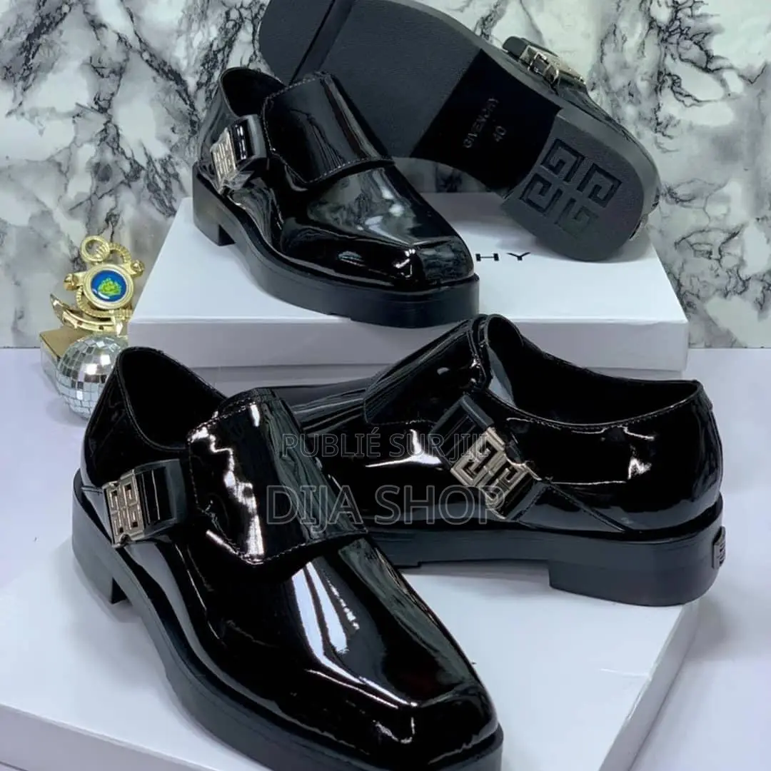 Original GIVENCHY Paris Disponible