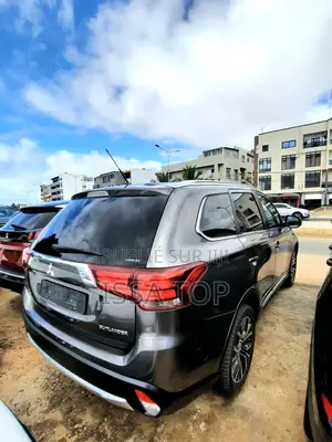 Mitsubishi Outlander 2017 Gris