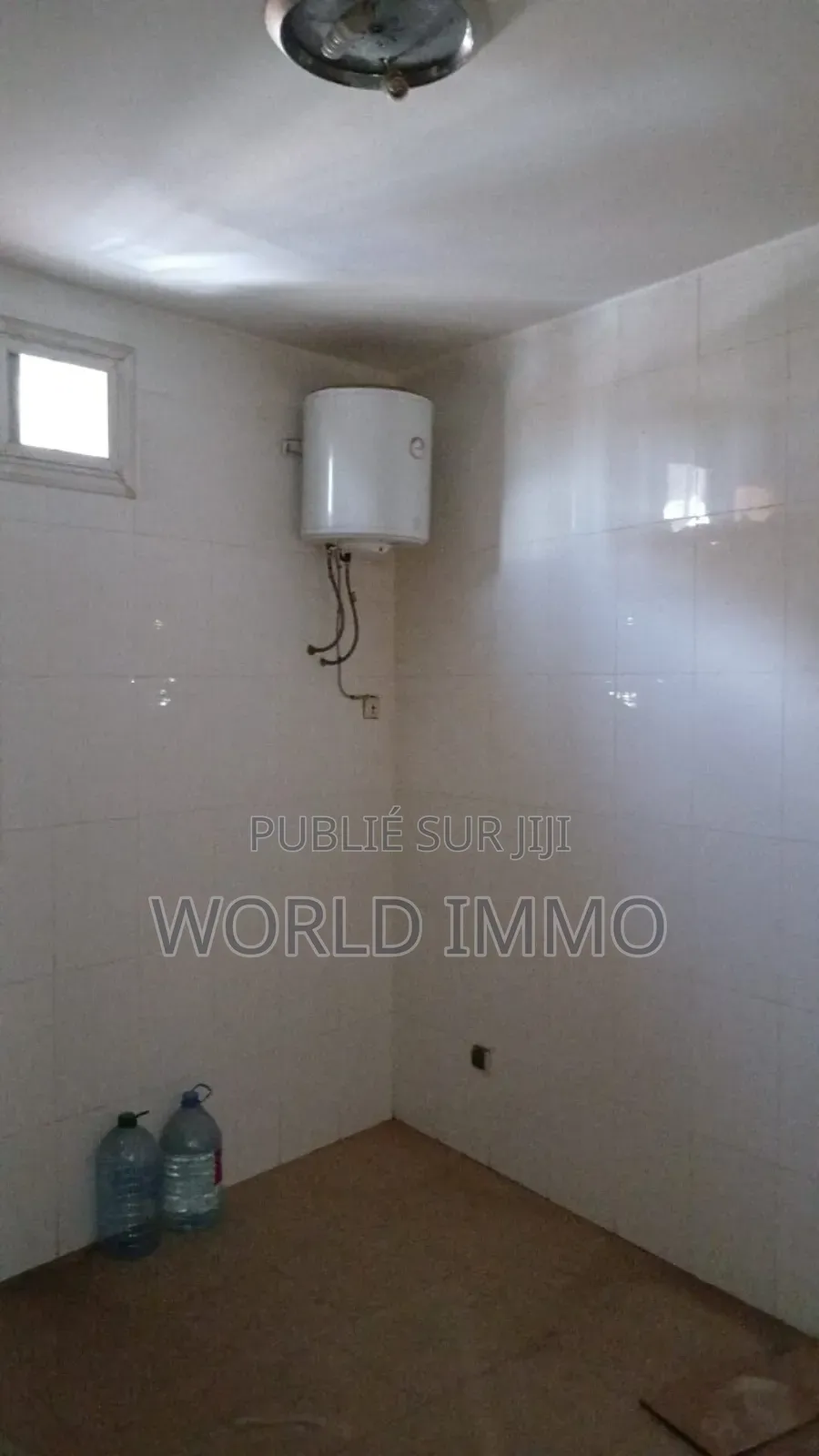 2chbre Appartement dans Monde, Yoff à Louer