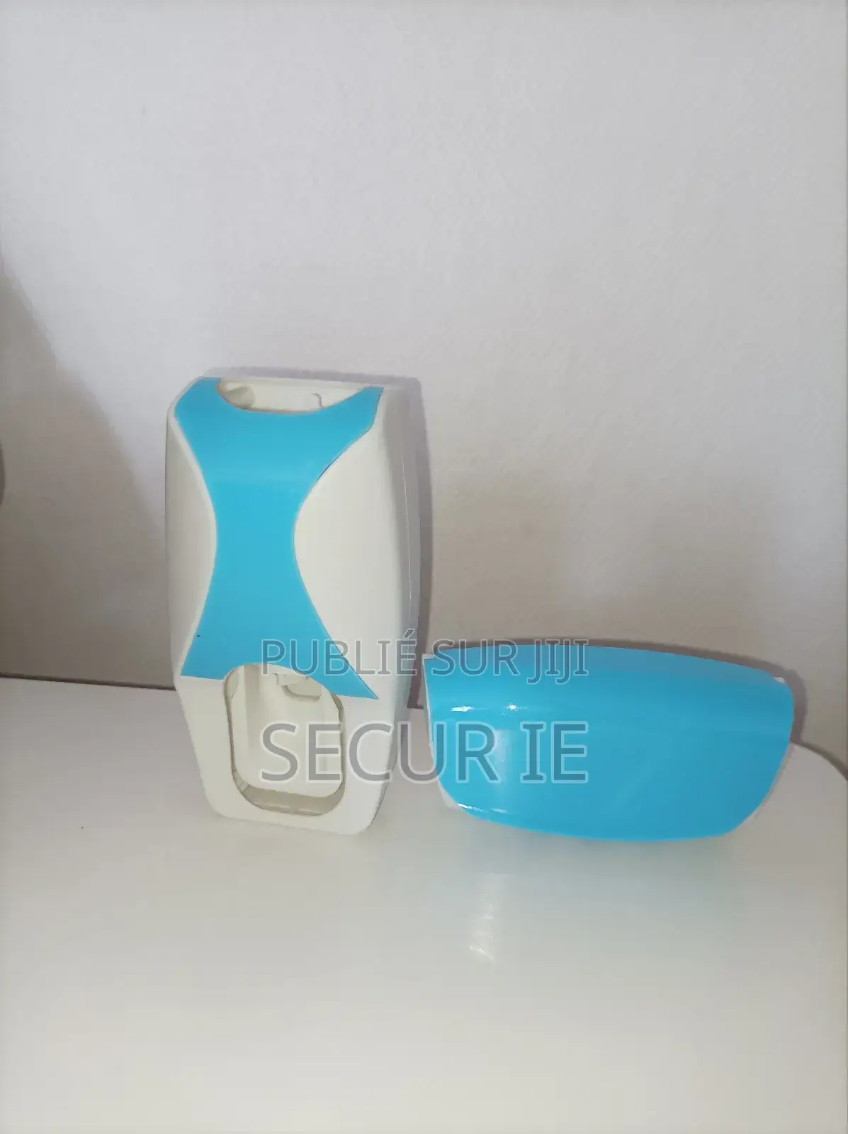 Ensemble Distributeur + Porte-Brosse À Dents