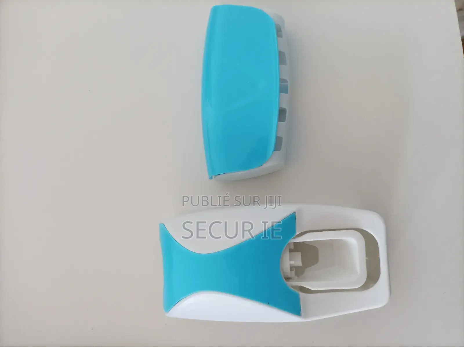 Ensemble Distributeur + Porte-Brosse À Dents