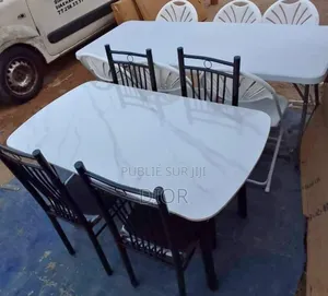 Table À Manger Avec 4 Chaises