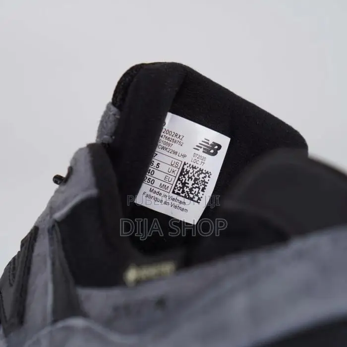 Original New Balance 2002R