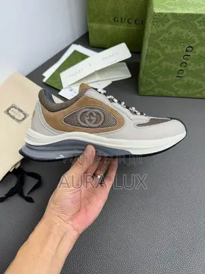 Original Gucci Run Sneakers Disponible