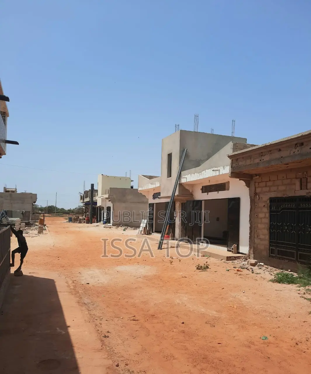 Terrain De 200 M2 Titre Foncier a La Cité Comico Bambilor