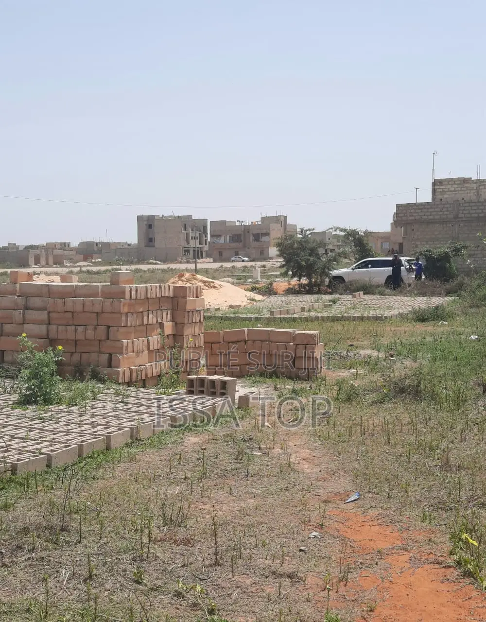 Terrain De 200 M2 Titre Foncier a La Cité Comico Bambilor